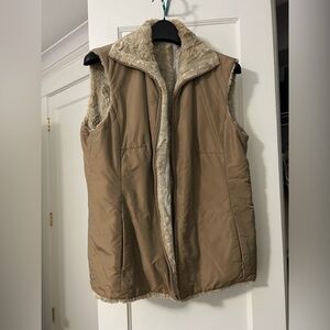 Hucke reversible Women's Tan and faux fur vest